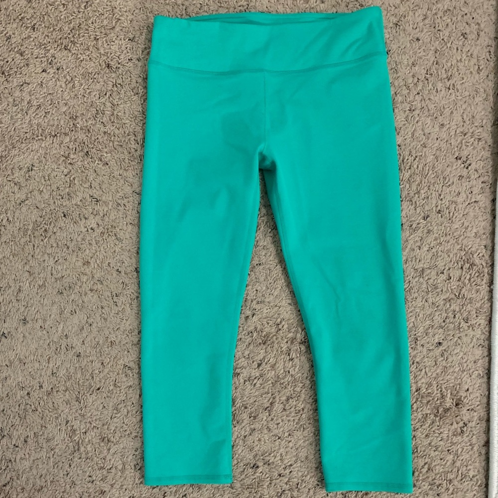 Fabletics Capri Workout Pants